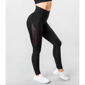 Alphalete Aero Legging in Black
